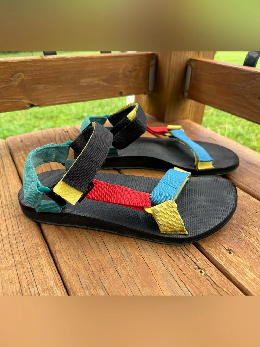 Teva classic retro 90's multicolor hook and loop strap sandal Men's 9